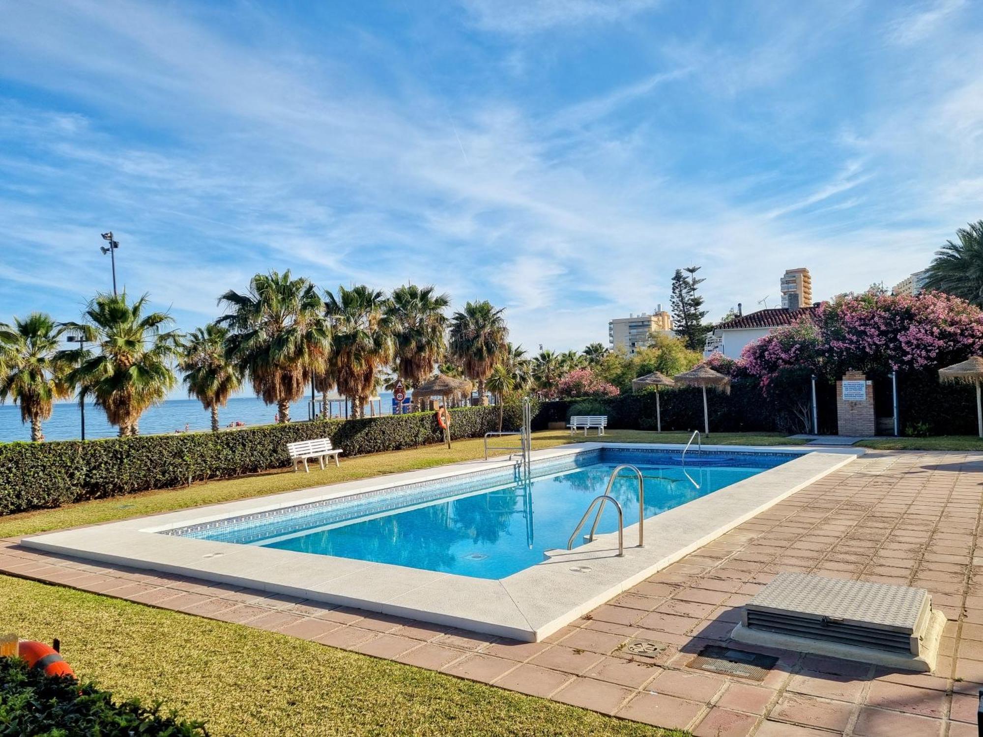 Barbados Beach And Pool Apartment Фуенхірола Екстер'єр фото